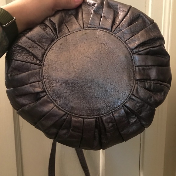 Pewter Elliot Lucca bucket bag - Picture 4 of 8